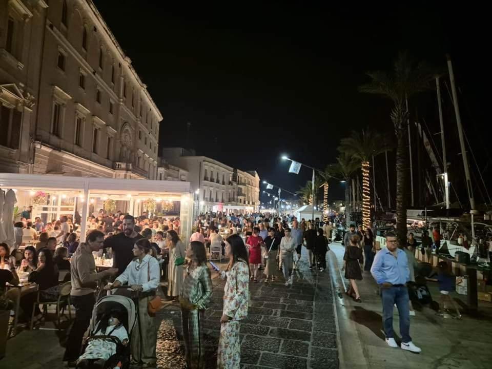 Villa Centro Storico Mare Fuori Brindisi Exterior foto